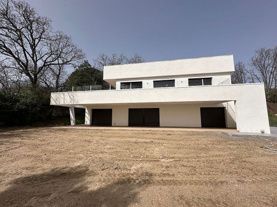 Foto 1 de Casa nova en venda a calle De Madrid de 3 habitacions amb jardí i aire acondicionat