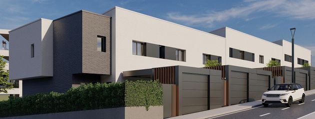 Foto 1 de Casa nova en venda a calle La Fresneda de 3 habitacions amb jardí