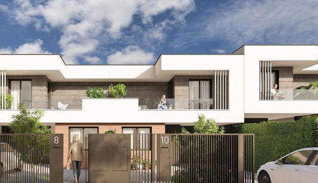 Foto 2 de Casa nova en venda a calle Catamaran de 4 habitacions amb jardí