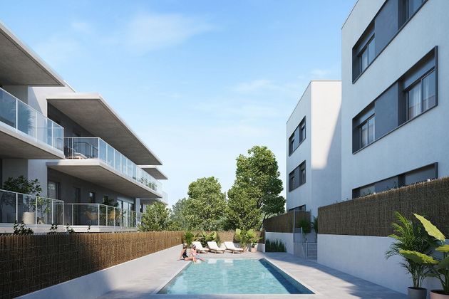 Foto 2 de Pis nou en venda a calle Abella de 3 habitacions amb piscina i jardí