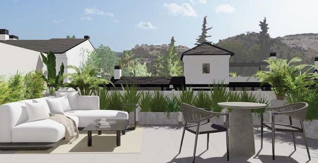 Foto 1 de Casa nova en venda a calle La Faenera Bda El Puente de 4 habitacions amb piscina i jardí
