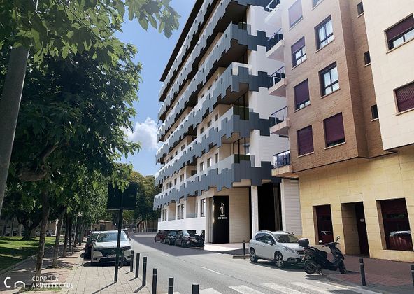Foto 2 de Pis nou en venda a calle Miguel de Unamuno de 4 habitacions amb piscina i ascensor