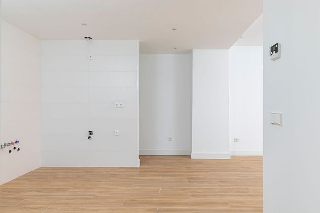 Foto 2 de Venta de piso nuevo en calle Almíbar de 2 habitaciones con aire acondicionado y ascensor