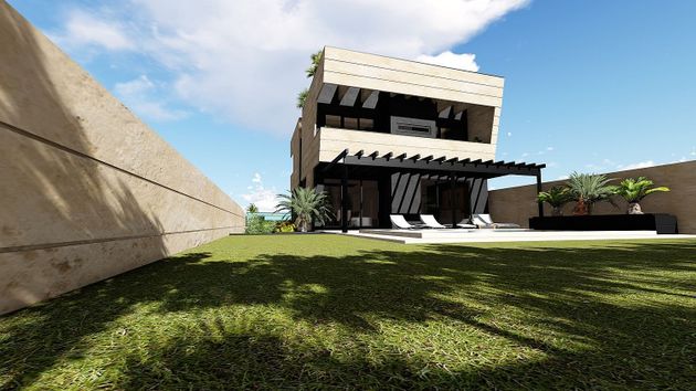 Foto 1 de Casa nueva en venta en calle Costa Rica de 4 habitaciones con jardín y aire acondicionado