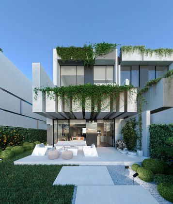 Foto 1 de Casa nueva en venta en calle Julián Camarillo de 4 habitaciones con piscina y jardín