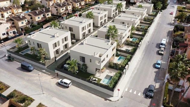 Foto 2 de Casa nova en venda a urbanización Son Ramonell de 3 habitacions amb piscina i jardí