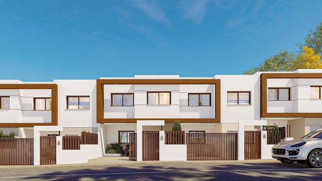 Foto 2 de Casa nueva en venta en calle Castillo de Monteagudo de 4 habitaciones con piscina y jardín