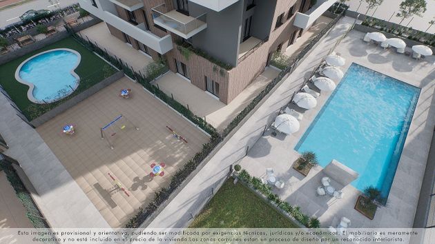 Foto 1 de Venta de piso nuevo en calle De la Marina Española de 2 habitaciones con piscina y ascensor