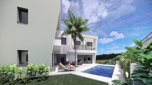 Foto 1 de Casa nueva en venta en calle Riera de Ribes de 5 habitaciones con piscina y jardín