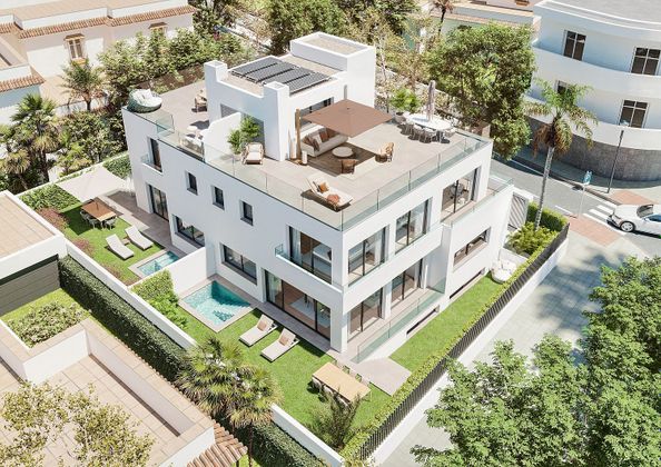 Foto 2 de Casa nova en venda a calle Ventura de la Vega de 3 habitacions amb piscina i jardí