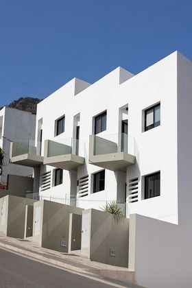 Foto 1 de Venta de casa nueva en calle Morra de Los Valitos de 3 habitaciones con jardín
