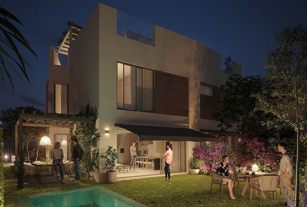 Foto 2 de Casa nova en venda a calle Nicolás Alonso de 4 habitacions amb piscina i jardí