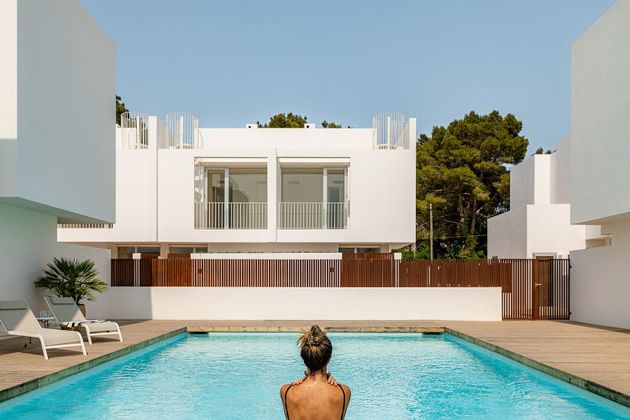 Foto 1 de Casa nova en venda a calle Bella Vista de 2 habitacions amb piscina i jardí