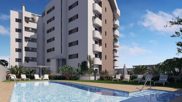 Foto 1 de Venta de piso nuevo en carretera Zeus Esquina Con Alhadra de 3 habitaciones con piscina y jardín