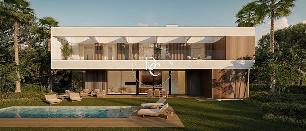 Foto 1 de Casa nova en venda a calle Mossèn Jacint Verdaguer de 5 habitacions amb piscina i jardí