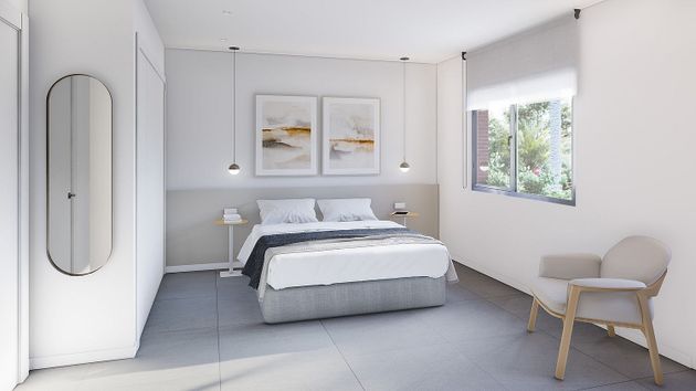 Foto 2 de Casa nova en venda a calle Zenobia de Camprubi de 4 habitacions amb jardí i aire acondicionat