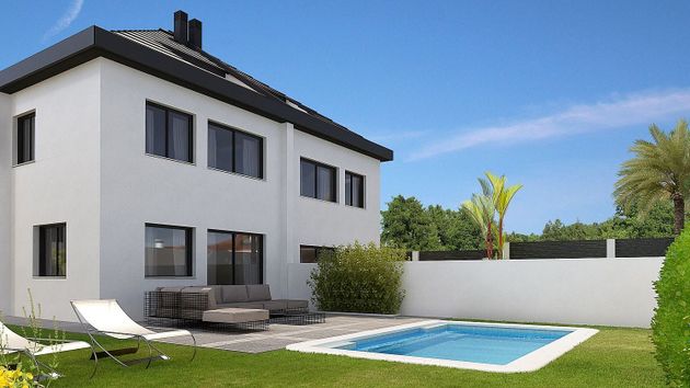 Foto 1 de Casa nova en venda a urbanización Alegrías Mirasierra Cerralba de 3 habitacions amb piscina i jardí