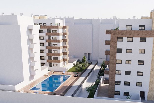 Foto 2 de Pis nou en venda a Ciudad 70 de 3 habitacions amb piscina i ascensor