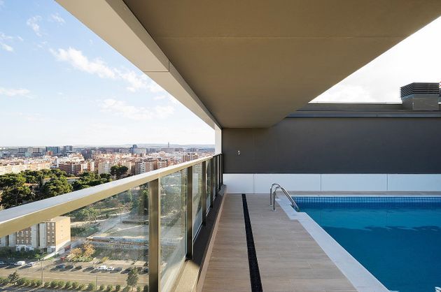 Foto 2 de Pis nou en venda a calle Navarra de 3 habitacions amb piscina i ascensor
