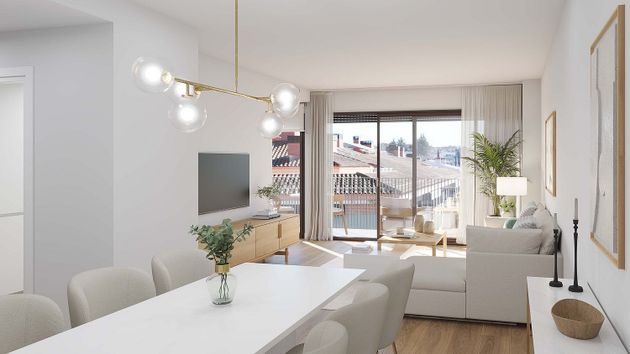 Foto 2 de Pis nou en venda a calle De la Ciutat de Figueres de 3 habitacions amb aire acondicionat i ascensor
