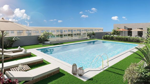 Foto 2 de Pis nou en venda a calle Real de 3 habitacions amb piscina i aire acondicionat
