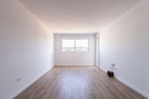 Foto 2 de Venta de piso nuevo en calle Generalitat de 2 habitaciones con piscina y aire acondicionado
