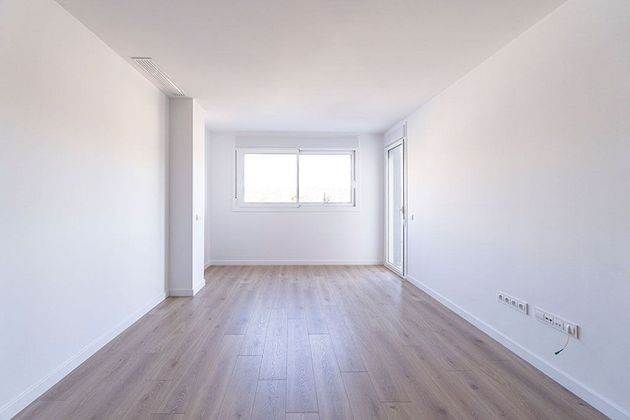 Foto 1 de Venta de piso nuevo en calle Generalitat de 2 habitaciones con piscina y aire acondicionado