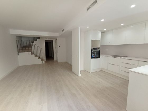 Foto 1 de Venta de piso nuevo en calle Llobregat de 4 habitaciones con aire acondicionado y ascensor
