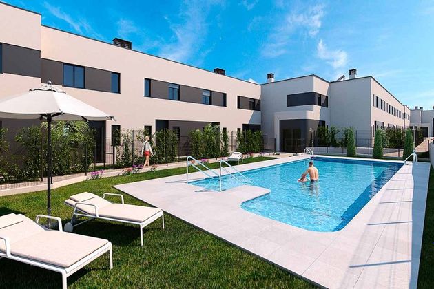 Foto 2 de Casa nova en venda a Crta. De la Sierra de 3 habitacions amb piscina i jardí