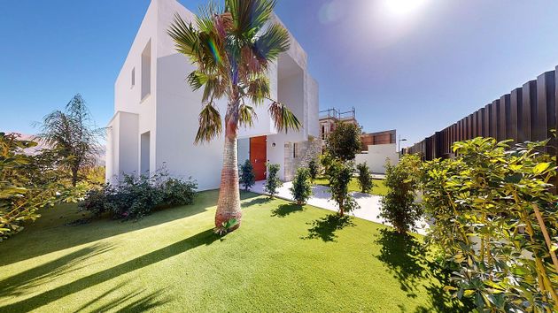 Foto 1 de Casa nueva en venta en calle Rei Jaume I de 3 habitaciones con piscina y jardín