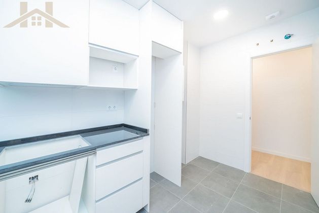 Foto 1 de Venta de piso nuevo en calle Alto Los Leones de 2 habitaciones y 82 m²