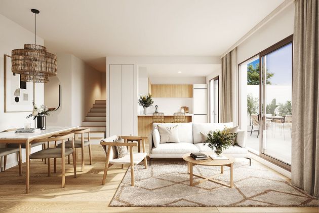 Foto 2 de Casa nova en venda a calle Arahal de 4 habitacions i 143 m²
