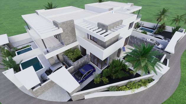 Foto 1 de Casa nueva en venta en calle La Luchada de 3 habitaciones con piscina y jardín