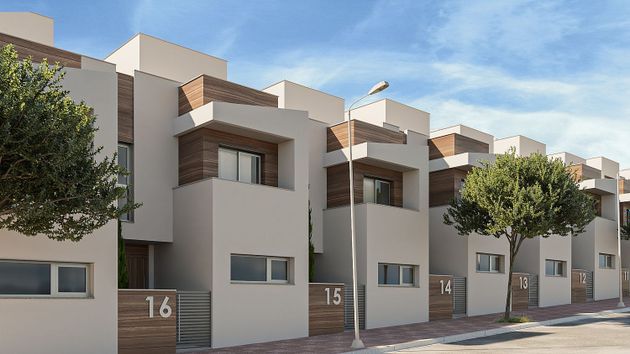 Foto 1 de Venta de casa nueva en calle De Torrecárdenas de 4 habitaciones con piscina
