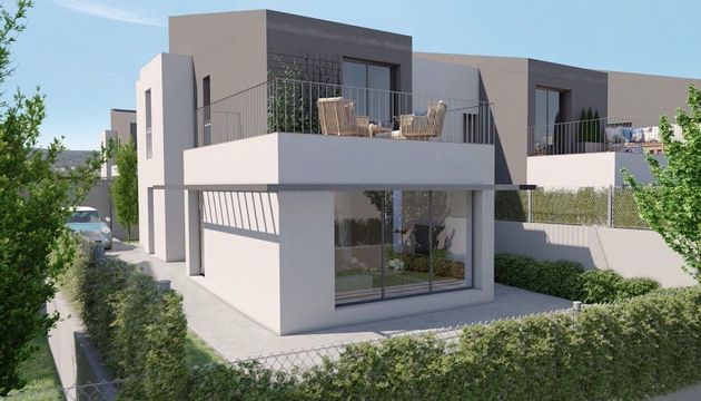 Foto 2 de Venta de casa nueva en calle Prado Rebollos de 4 habitaciones con piscina y jardín