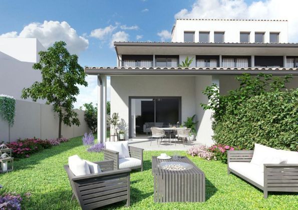 Foto 2 de Casa nova en venda a calle Antoni Tàpies de 3 habitacions amb piscina i jardí