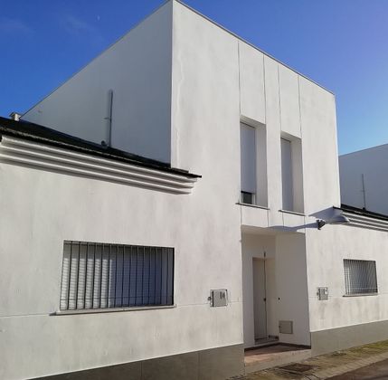 Foto 1 de Casa nova en venda a calle Dulce Chacón de 3 habitacions i 97 m²