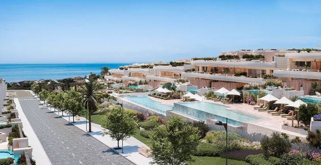 Foto 1 de Piso nuevo en venta en calle Playas Andaluzas de 2 habitaciones con piscina y jardín