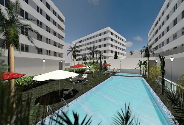 Foto 1 de Venta de piso nuevo en calle Santa Barbara de 2 habitaciones con piscina y jardín