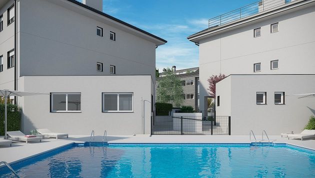 Foto 1 de Pis nou en venda a calle De América de 3 habitacions amb piscina i ascensor