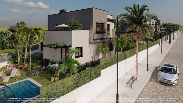 Foto 1 de Casa nova en venda a calle Mozambique de 3 habitacions amb jardí