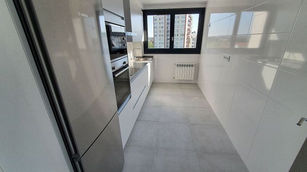 Foto 1 de Venta de piso nuevo en calle Poeta Perez Paralle de 3 habitaciones con aire acondicionado y ascensor