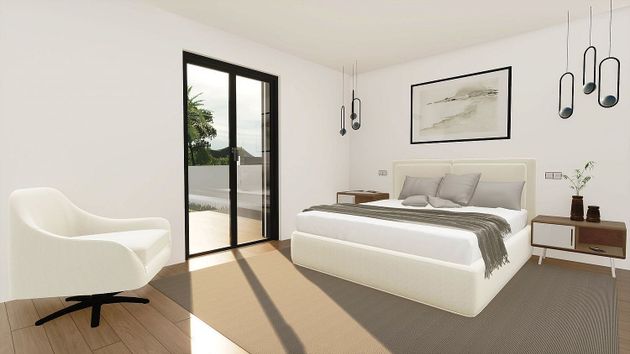 Foto 1 de Venta de piso nuevo en calle Revolt Dels Prats de 3 habitaciones con jardín y ascensor