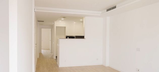 Foto 1 de Pis nou en venda a calle Del Marquès de Cornellà de 3 habitacions amb aire acondicionat i ascensor