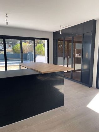 Foto 1 de Casa nueva en venta en calle Sierra Calderona de 4 habitaciones con piscina y jardín