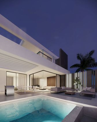 Foto 2 de Casa nova en venda a calle Navarra de 4 habitacions amb piscina i aire acondicionat