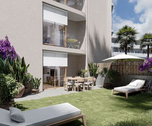 Foto 2 de Piso nuevo en venta en calle Carles Román Ferrer de 1 habitación con piscina y jardín