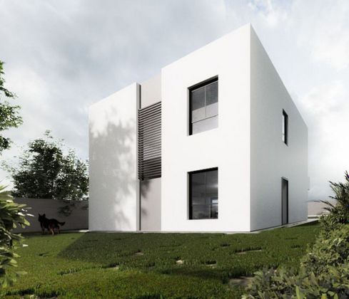 Foto 2 de Casa nova en venda a calle Sitges de 4 habitacions amb jardí i aire acondicionat