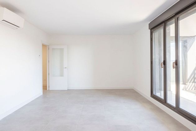Foto 2 de Alquiler de piso nuevo en calle Alfonso X de 3 habitaciones con piscina y aire acondicionado
