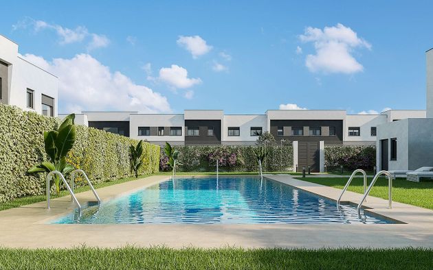 Foto 2 de Venta de casa nueva en calle Arquímedes de 3 habitaciones con piscina y jardín